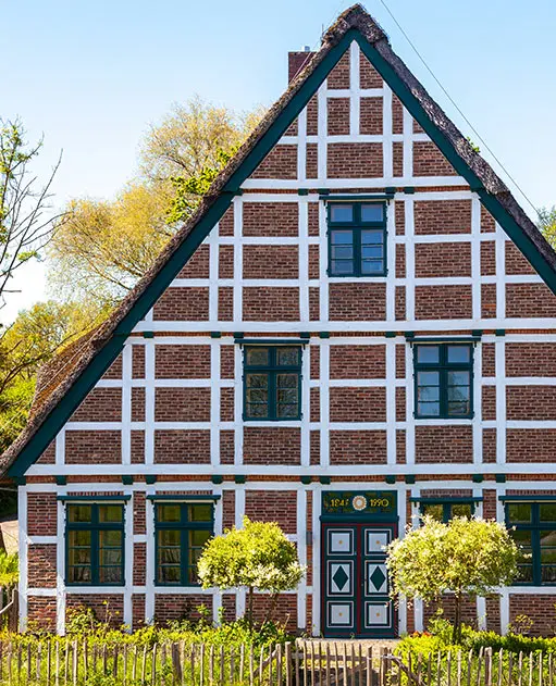 maisons traditionnelles EN CORR&Egrave;ZE